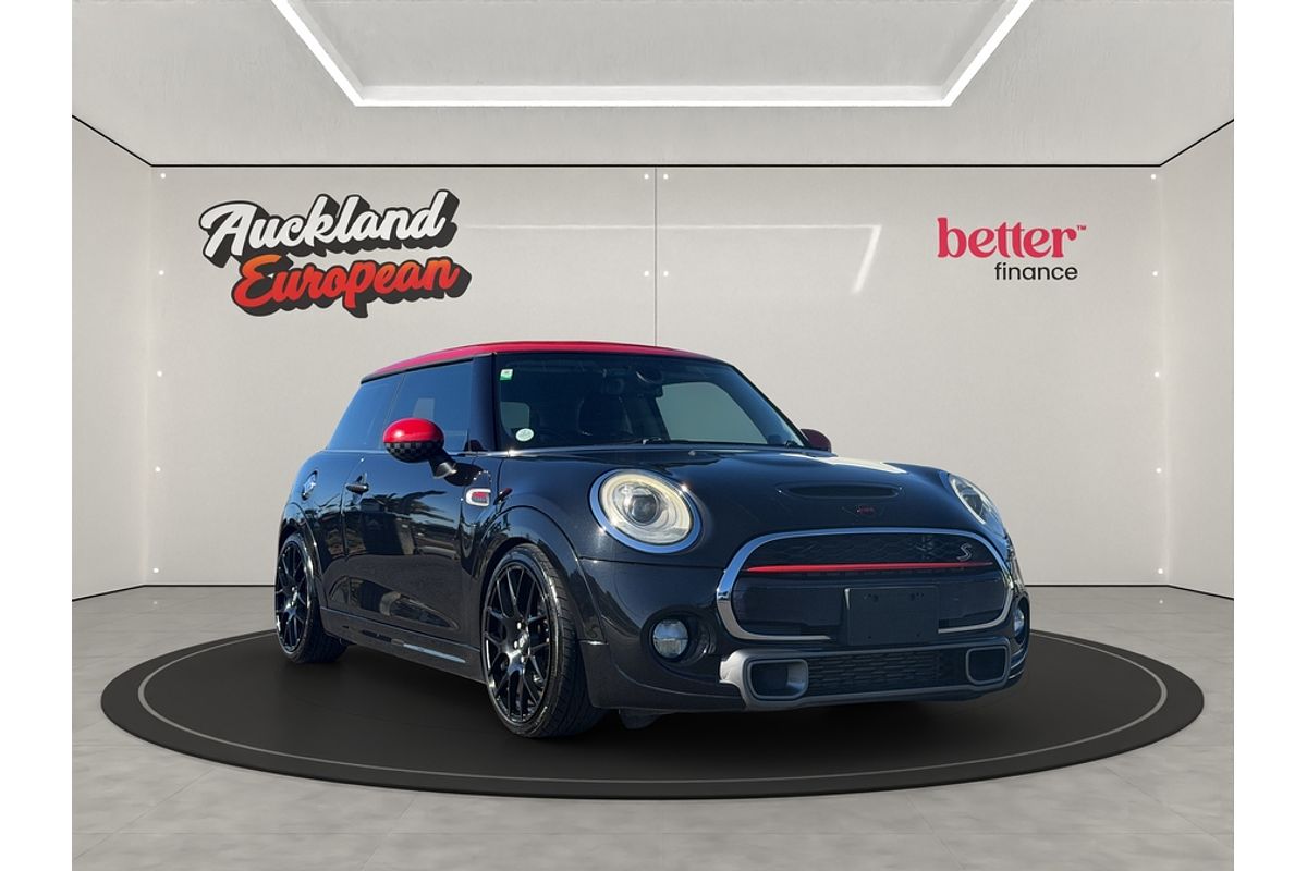 2017 MINI COOPER S