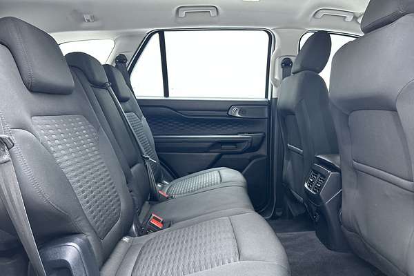 2024 Ford Everest Ambiente 2.0L thumb-11