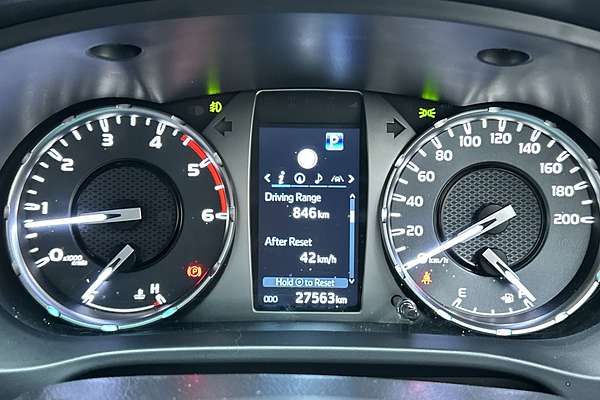 2025 Toyota Hilux SR5 48V GUN126R 4X4 thumb-13