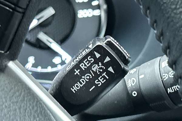 2025 Toyota Hilux SR5 48V GUN126R 4X4 thumb-16