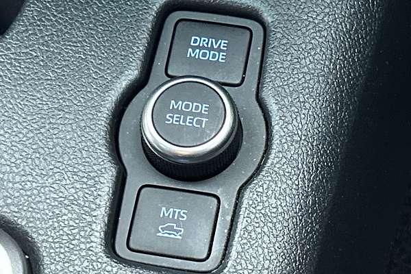 2025 Toyota Hilux SR5 48V GUN126R 4X4 thumb-17