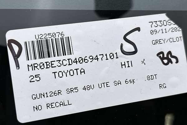 2025 Toyota Hilux SR5 48V GUN126R 4X4 thumb-23