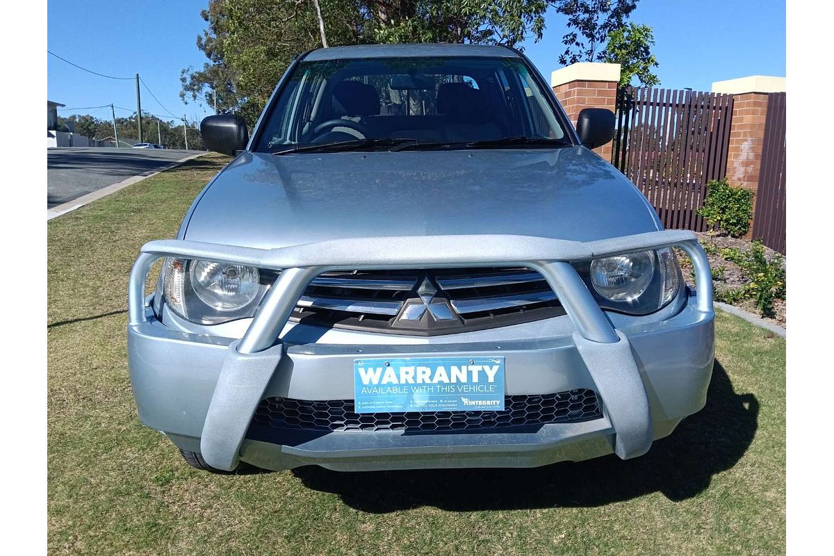 2010 Mitsubishi Triton GLX-R MN 4X4