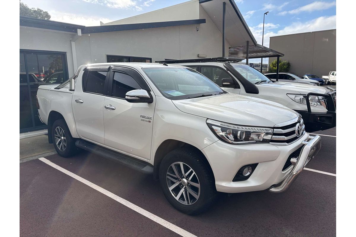 2016 Toyota Hilux SR5 (4x4) GUN126R 4X4