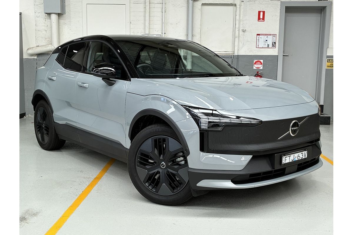 2025 Volvo EX30 Cross Country