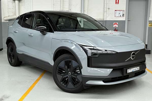 2025 Volvo EX30 Cross Country