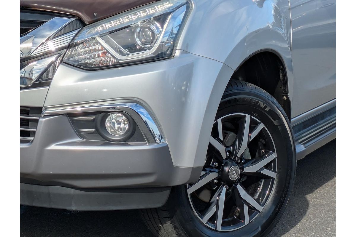 2020 Isuzu MU-X LS-T