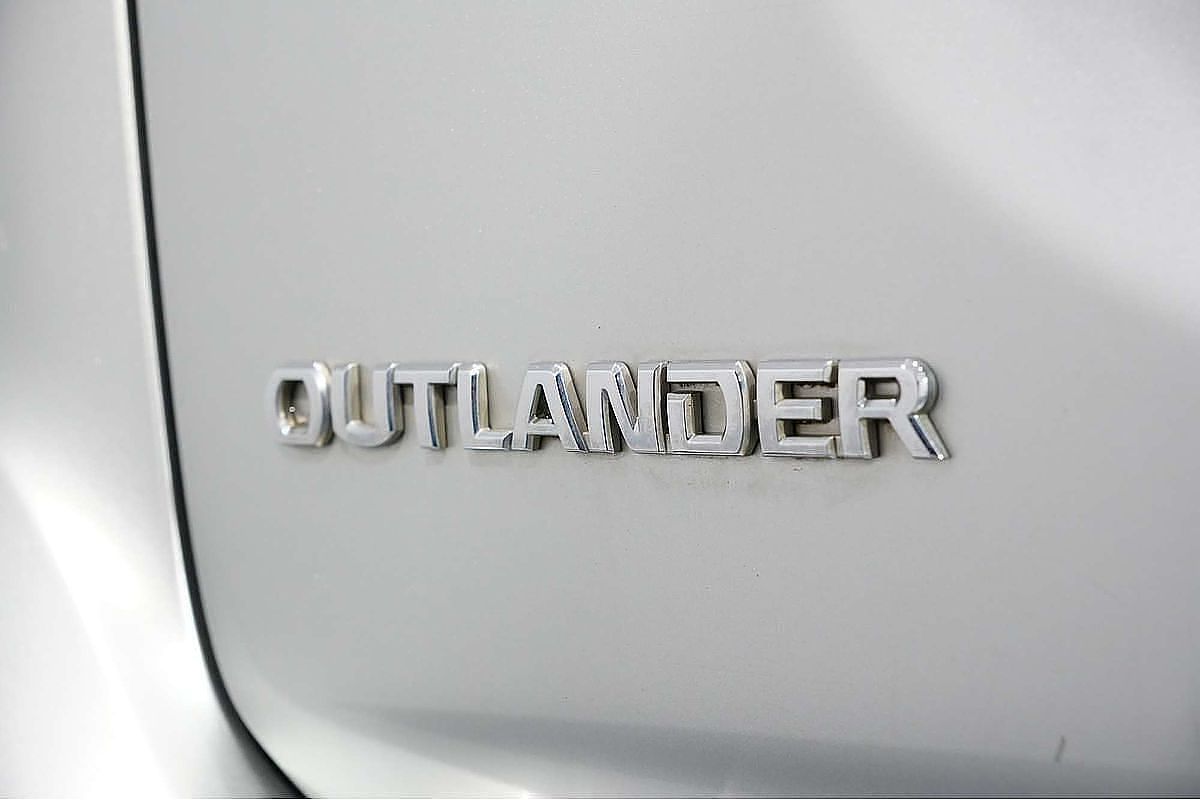 2020 Mitsubishi Outlander LS ZL