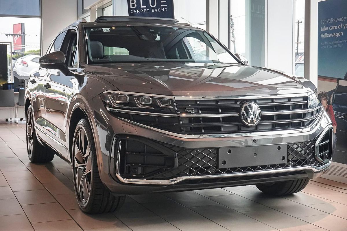 2025 Volkswagen Touareg 210TDI R-Line RC