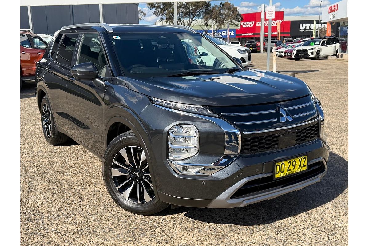 2025 Mitsubishi Outlander LS ZM