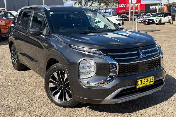 2025 Mitsubishi Outlander LS ZM