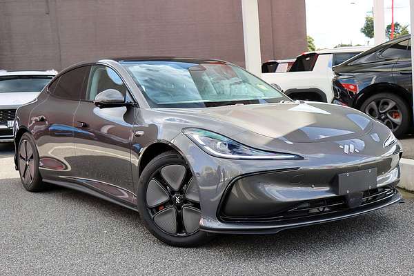 2025 MG IM5 Premium P12L