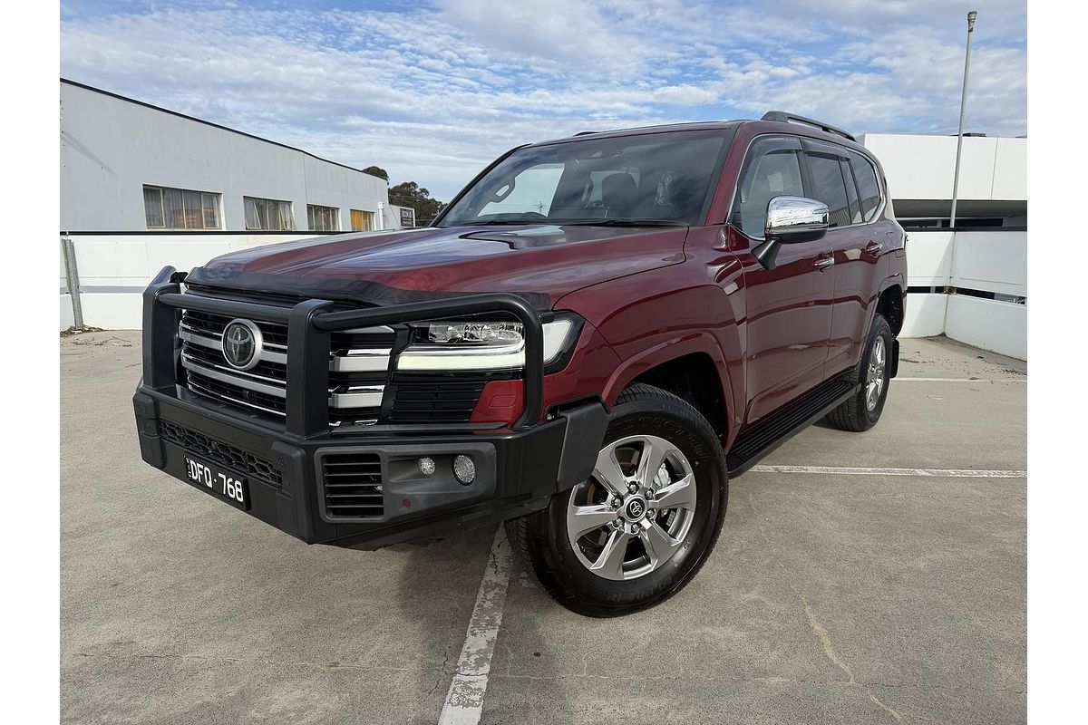 2024 Toyota Landcruiser Sahara FJA300R
