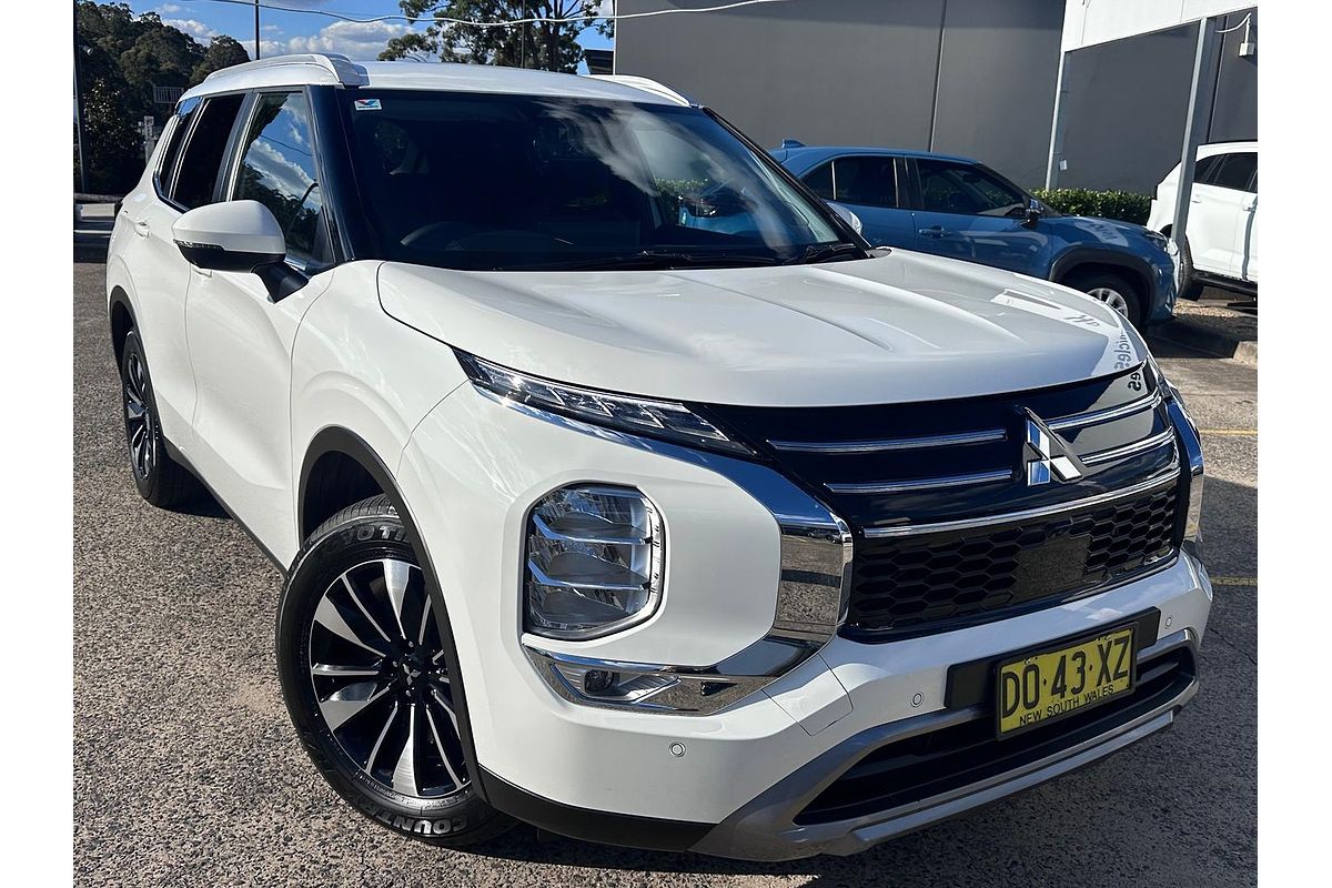 2025 Mitsubishi Outlander LS ZM
