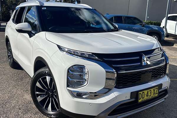 2025 Mitsubishi Outlander LS ZM
