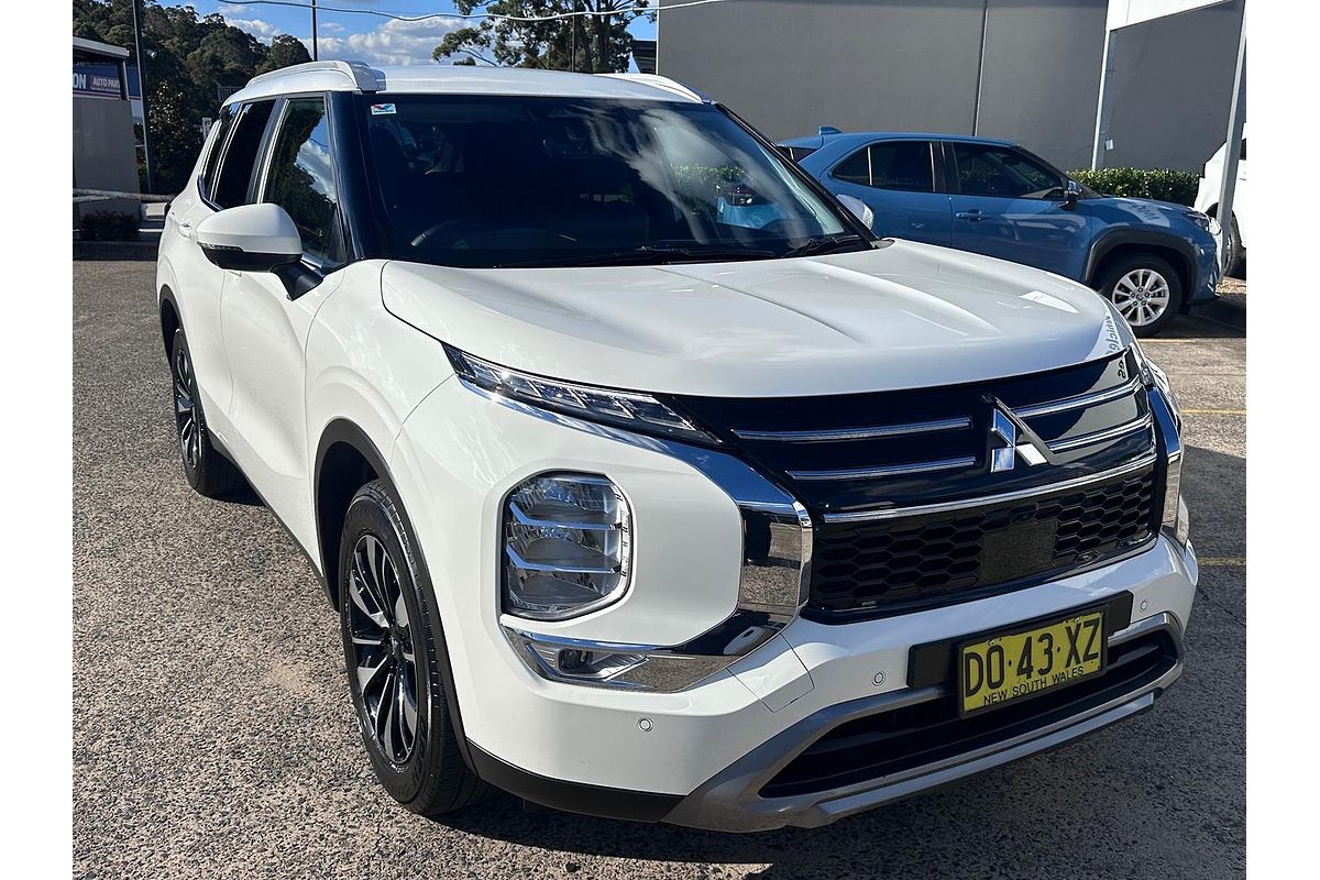 2025 Mitsubishi Outlander LS ZM