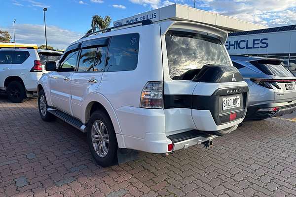 2018 Mitsubishi Pajero GLX NX thumb-1
