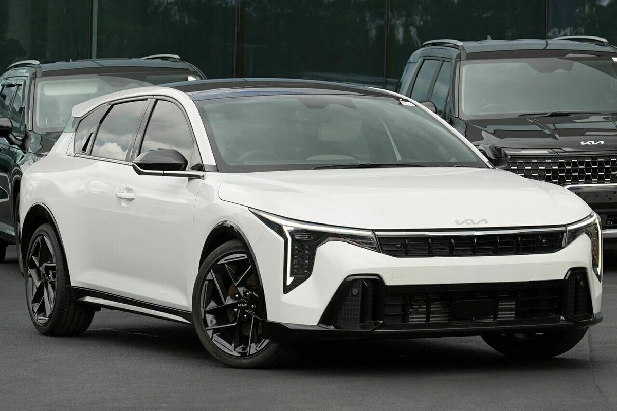 2025 Kia K4 GT-Line CL4m