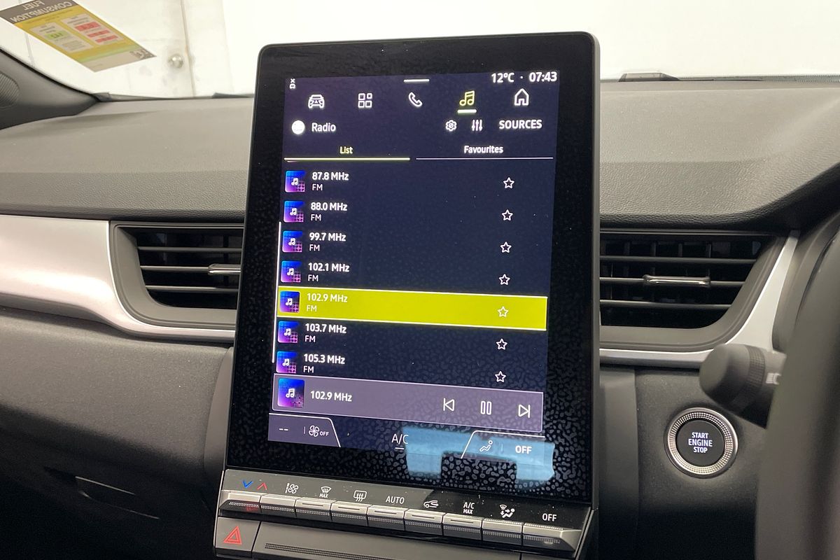 2025 Mitsubishi XE