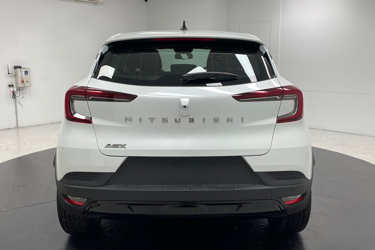 2025 Mitsubishi XE