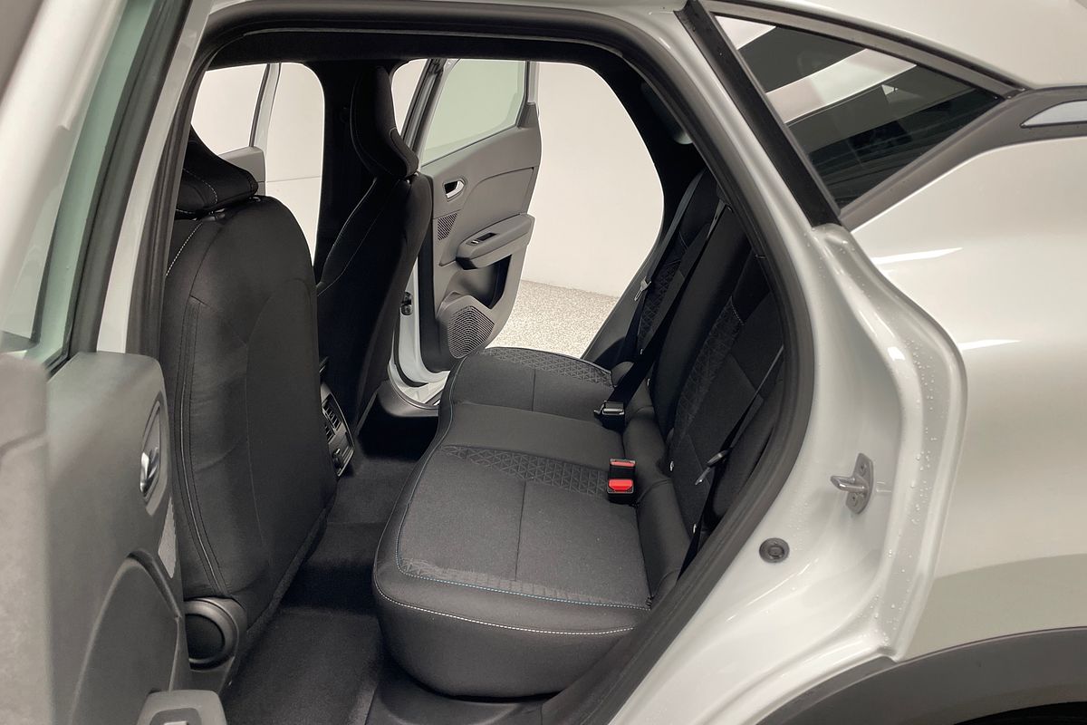 2025 Mitsubishi XE