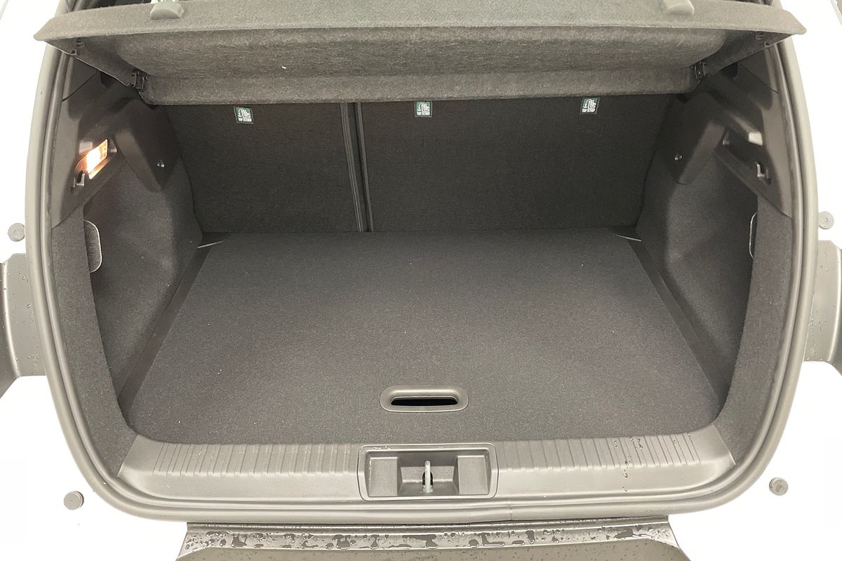 2025 Mitsubishi XE