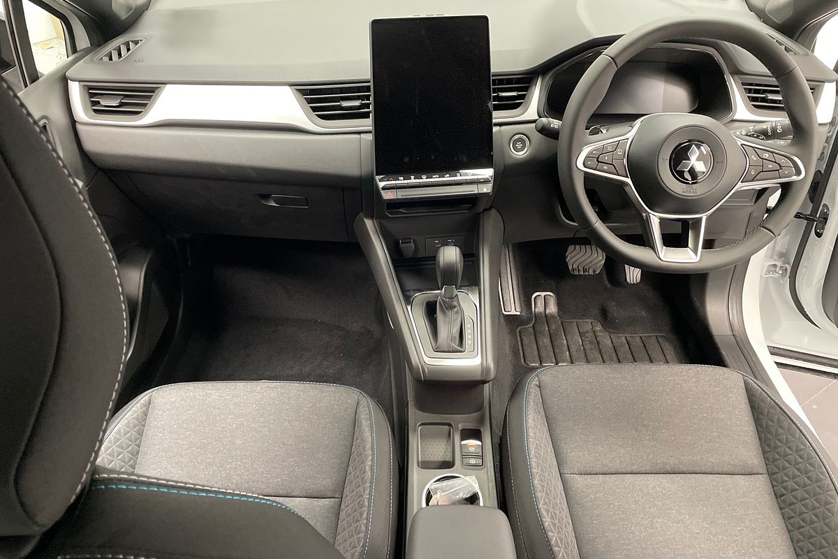 2025 Mitsubishi XE