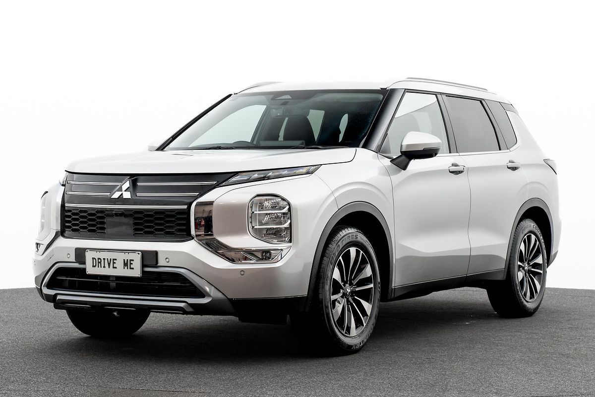 2025 Mitsubishi Outlander LS ZM
