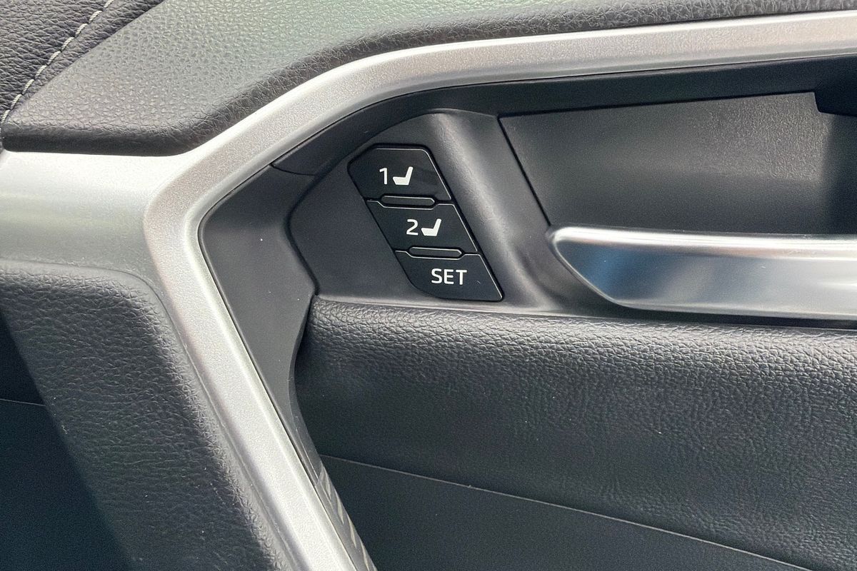 2022 Toyota RAV4 Cruiser AXAH52R