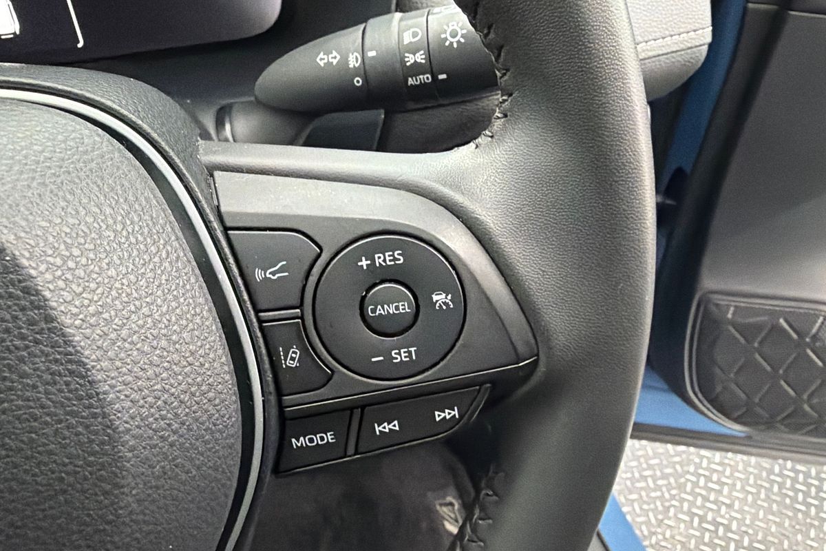 2022 Toyota RAV4 Cruiser AXAH52R