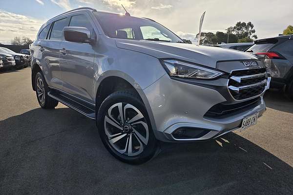 2021 Isuzu MU-X LS-T