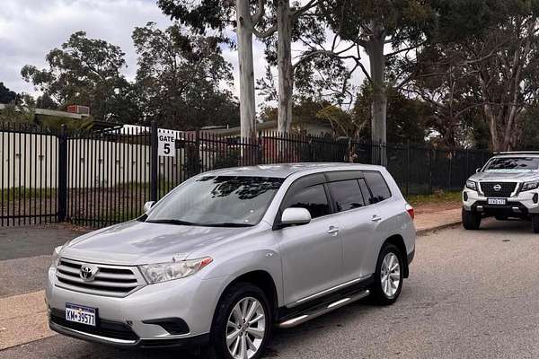 2011 Toyota Kluger KX-R GSU40R