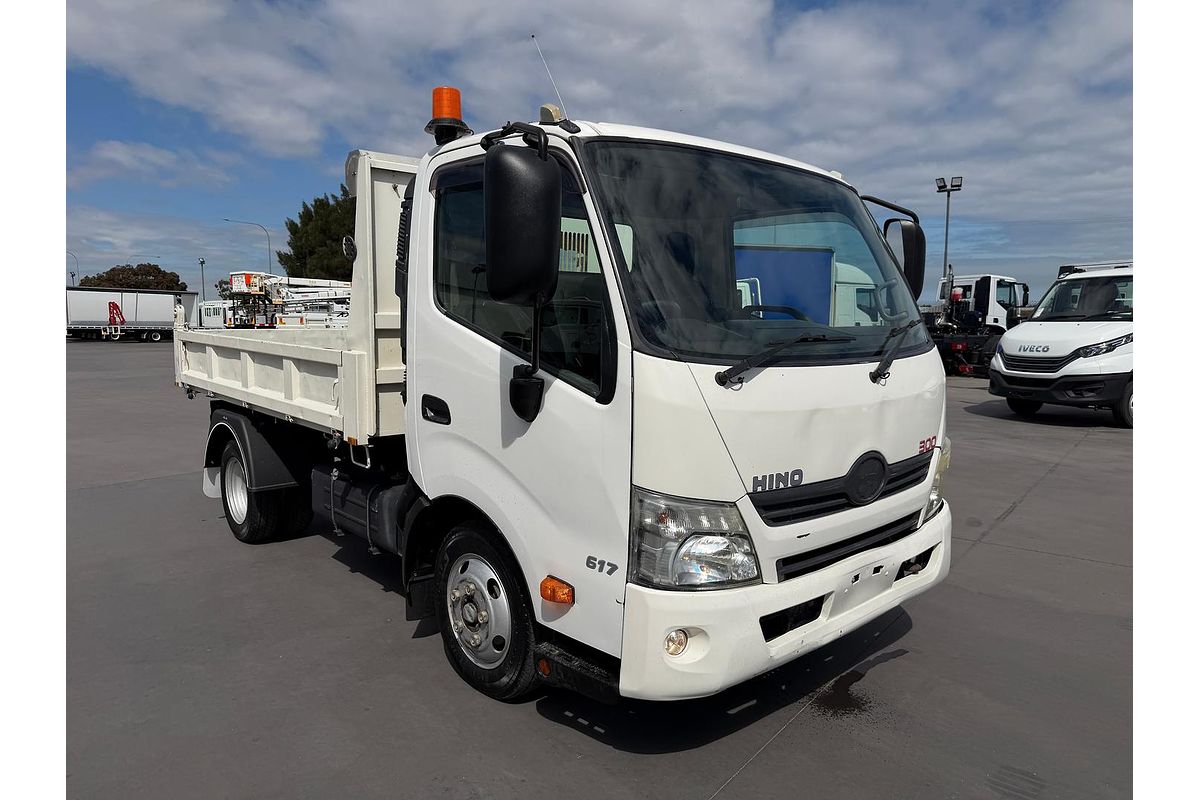 2018 Hino 300 Series 617