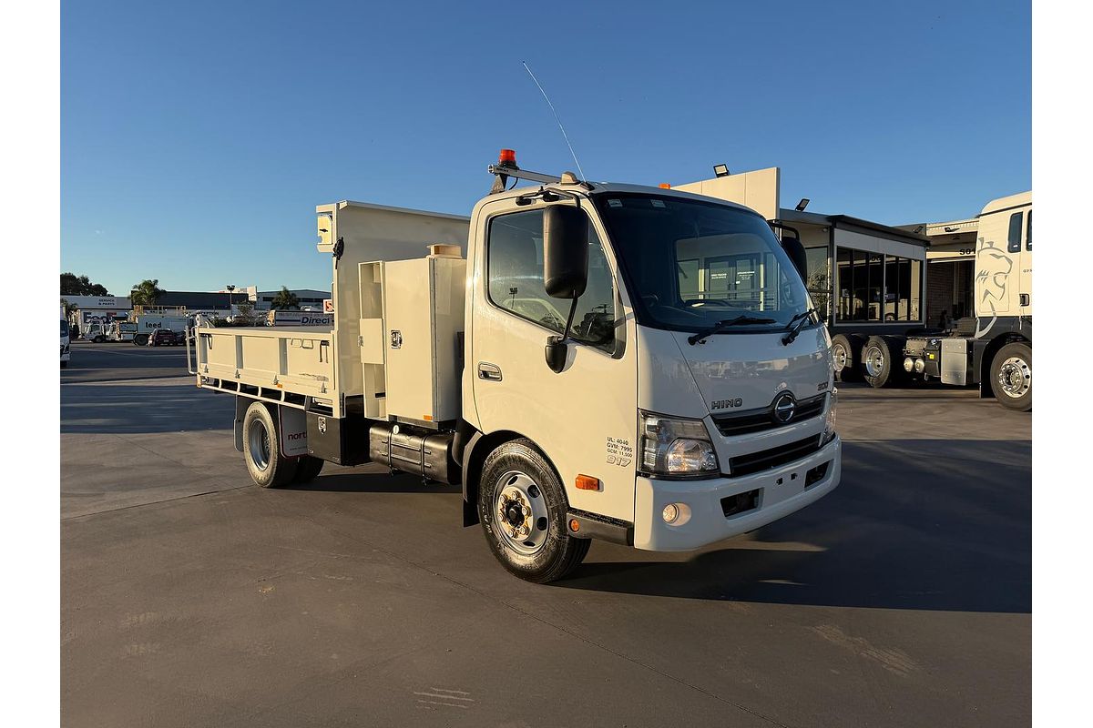 2014 Hino 300 Series 917 Medium