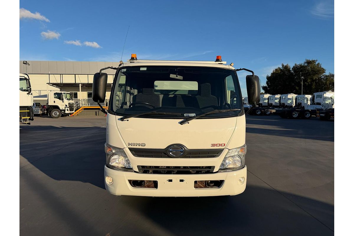 2014 Hino 300 Series 917 Medium
