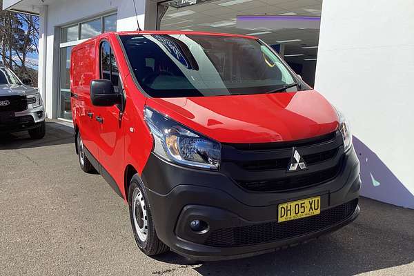 2020 Mitsubishi Express GLX SN SWB
