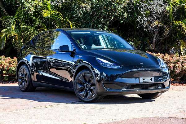2024 Tesla Model Y Rear-Wheel Drive