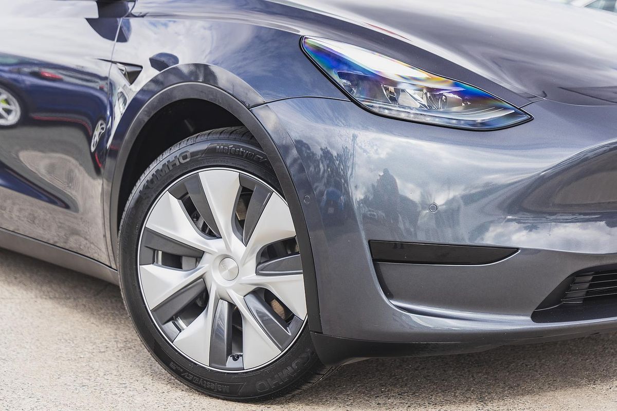 2022 Tesla Model Y Rear-Wheel Drive