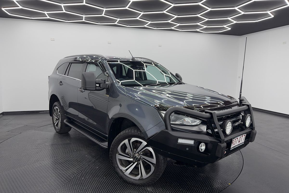 2022 Isuzu MU-X LS-T