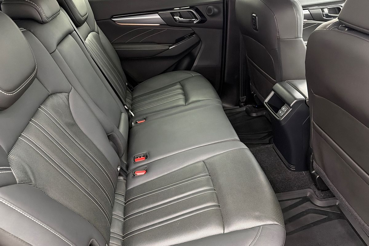 2022 Isuzu MU-X LS-T
