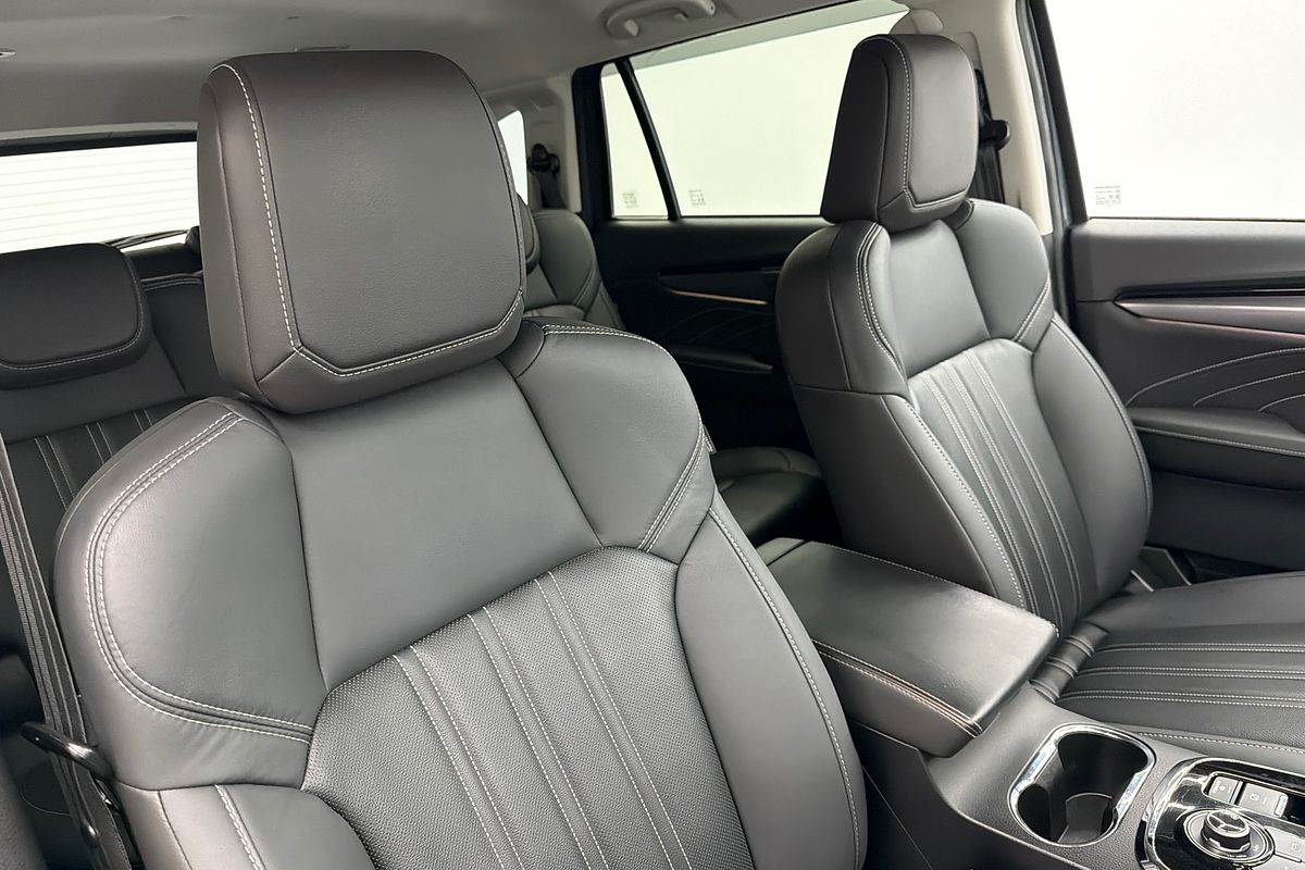 2022 Isuzu MU-X LS-T