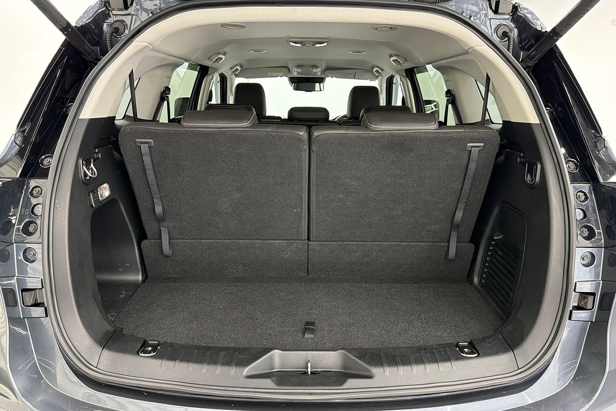 2022 Isuzu MU-X LS-T