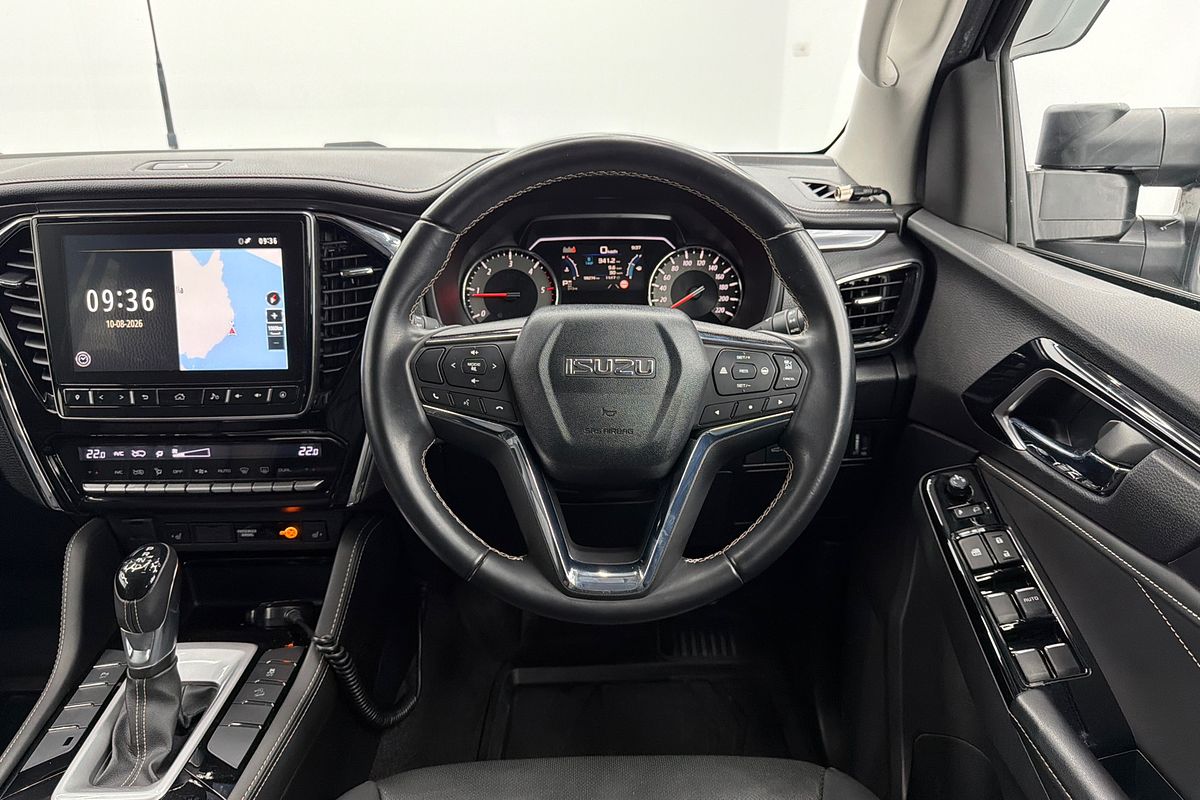 2022 Isuzu MU-X LS-T