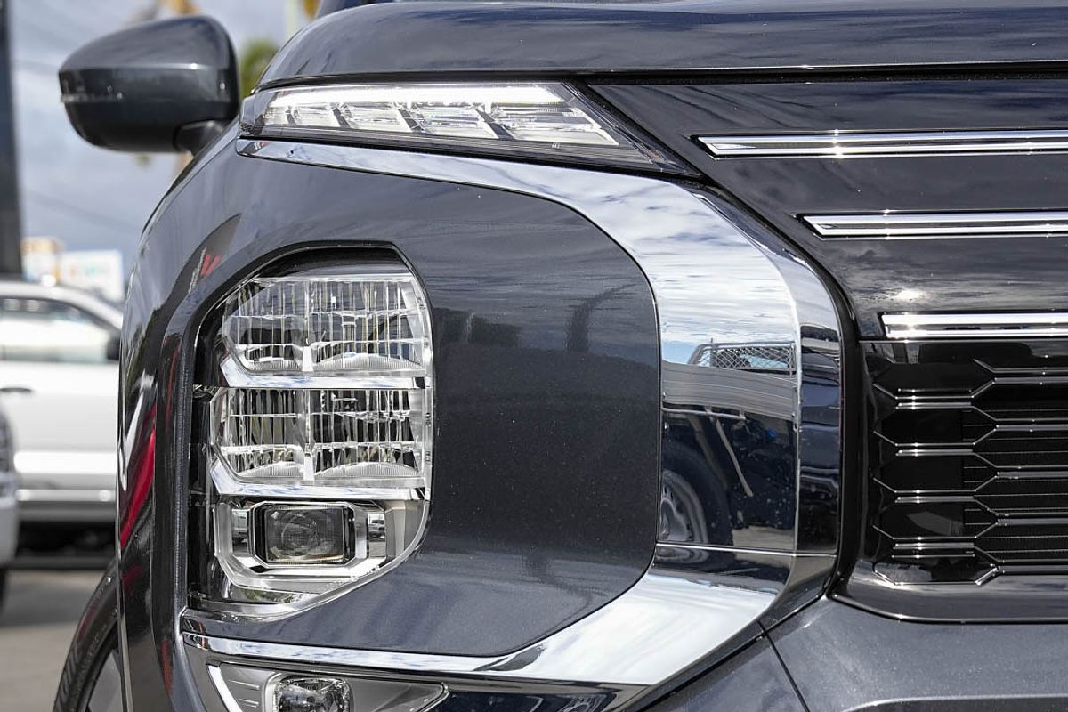 2026 Mitsubishi Outlander Exceed ZM