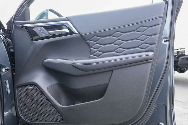 2026 Mitsubishi Outlander Exceed ZM thumb-18