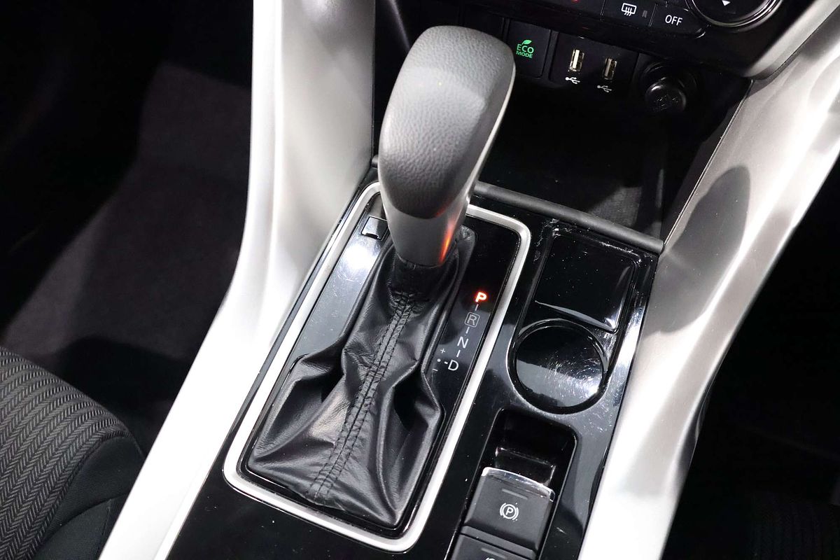 2023 Mitsubishi Eclipse Cross LS YB