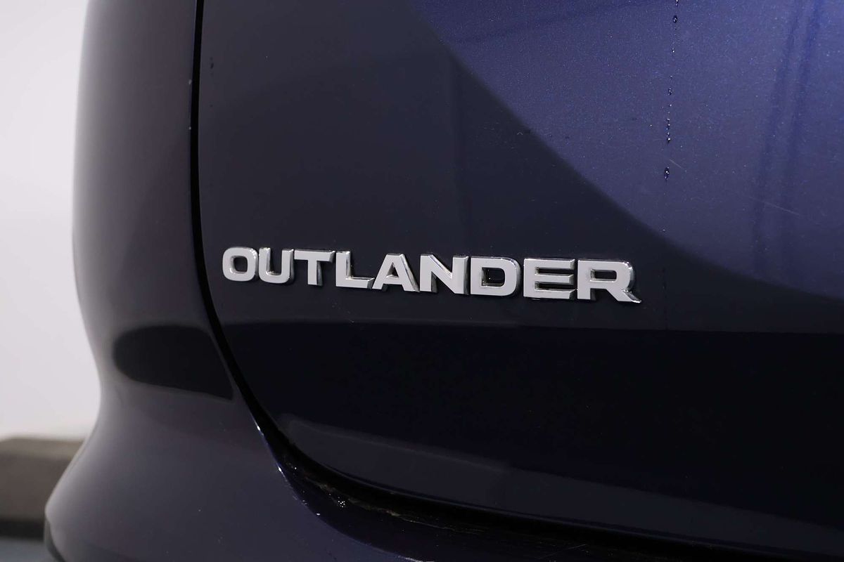 2022 Mitsubishi Outlander LS ZM
