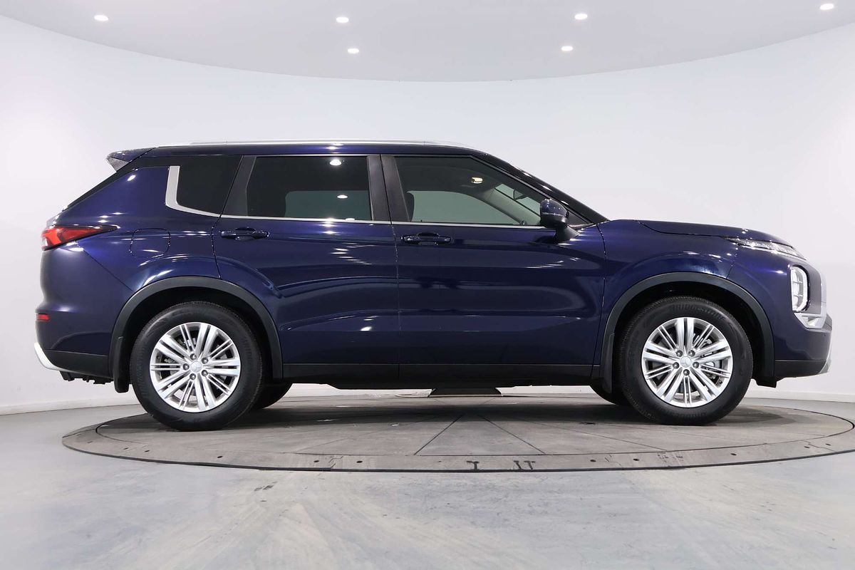 2022 Mitsubishi Outlander LS ZM