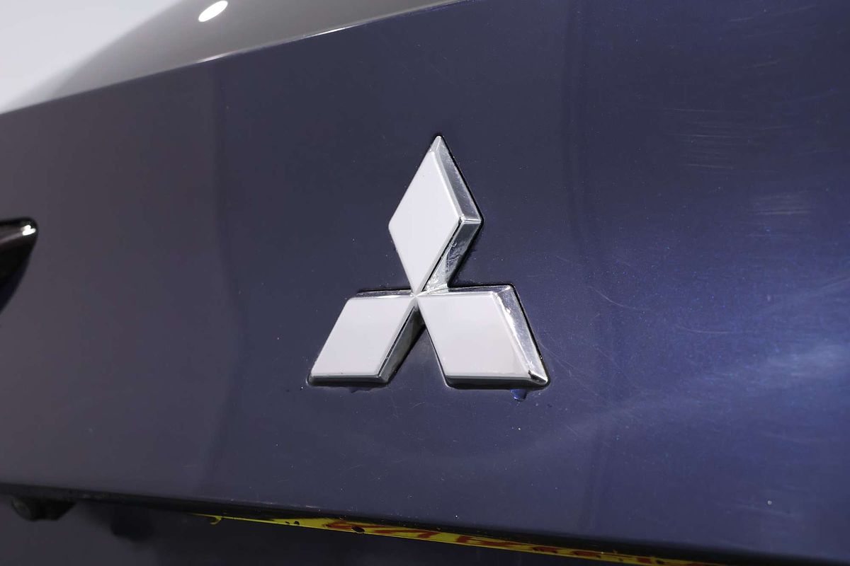 2022 Mitsubishi Outlander LS ZM