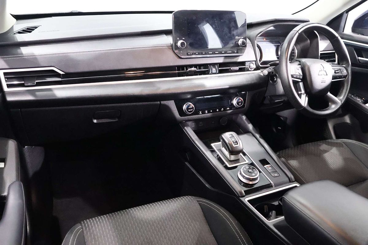 2022 Mitsubishi Outlander LS ZM